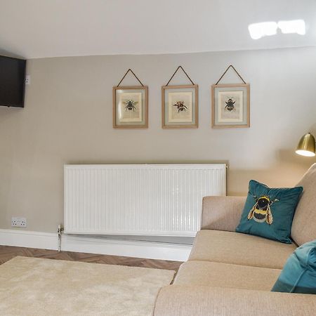 Little Hive-Uk39430 Villa Дронфийлд Екстериор снимка